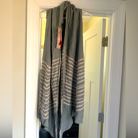 Johnny Was Duster Vest Womens M Gray Embroidered Linen Belted NEW with TAGS - Picture 2 of 8